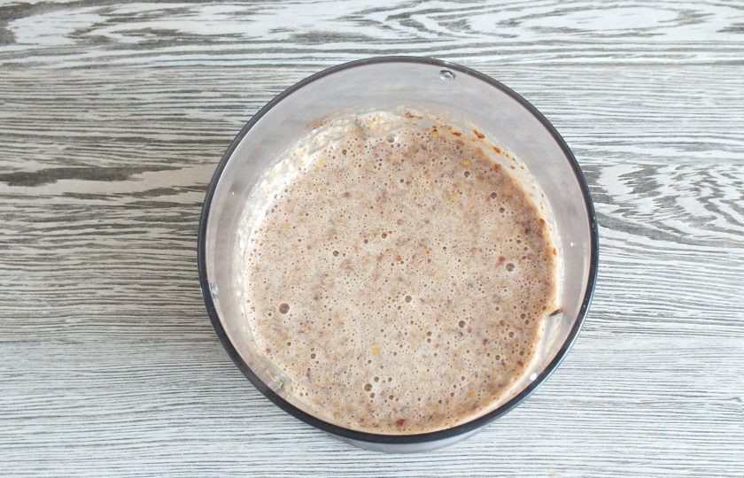 1. Этап. Повитица: Полученную ореховую начинку уберите в холодильник.