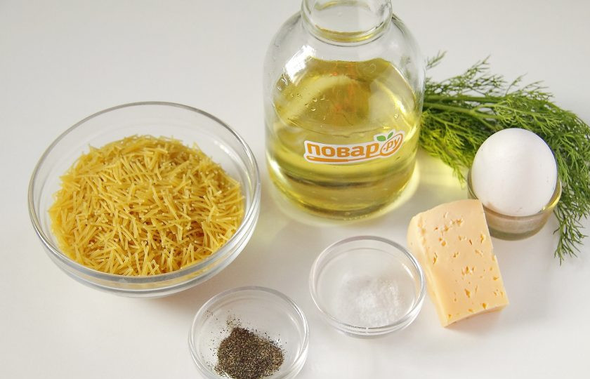 1. Этап. Оладьи из вермишели: Подготовьте все ингредиенты.