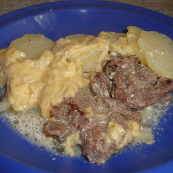 Говядина в мультиварке Редмонд