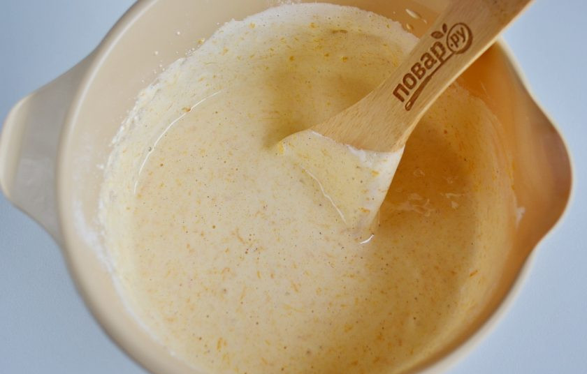 1. Этап. Тыквенный рулетик: Перемешайте тесто лопаткой, комочков быть не должно. Можно добавить щепотку ванилина.