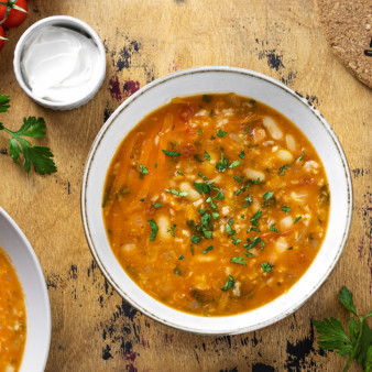 Грузинский суп из фасоли с овощами