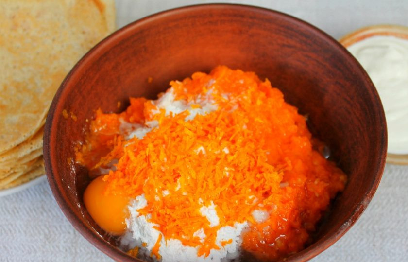 1. Этап. Тыквенная запеканка с блинами: Добавляем цедру одного апельсина.