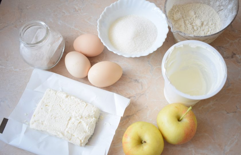 1. Этап. Яблочный пирог по старинному рецепту: Для приготовления пирога подготовьте все необходимое.