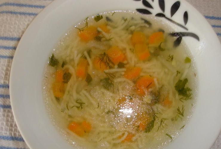 1. Этап. Суп с лапшой в мультиварке: Разливаем готовый супчик по тарелкам и подаем к столу. Приятного всем аппетита!