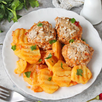 Рис с фаршем и картофелем