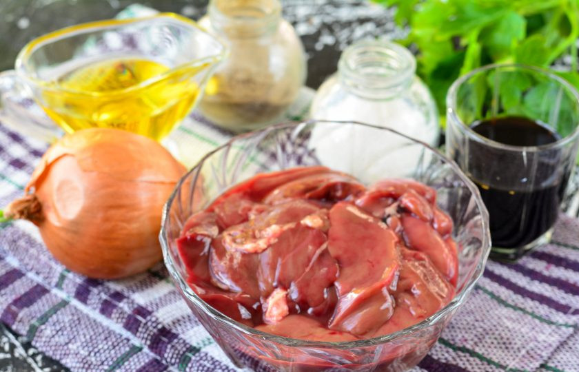 1. Этап. Куриная печень в соусе терияки: Подготовьте ингредиенты.