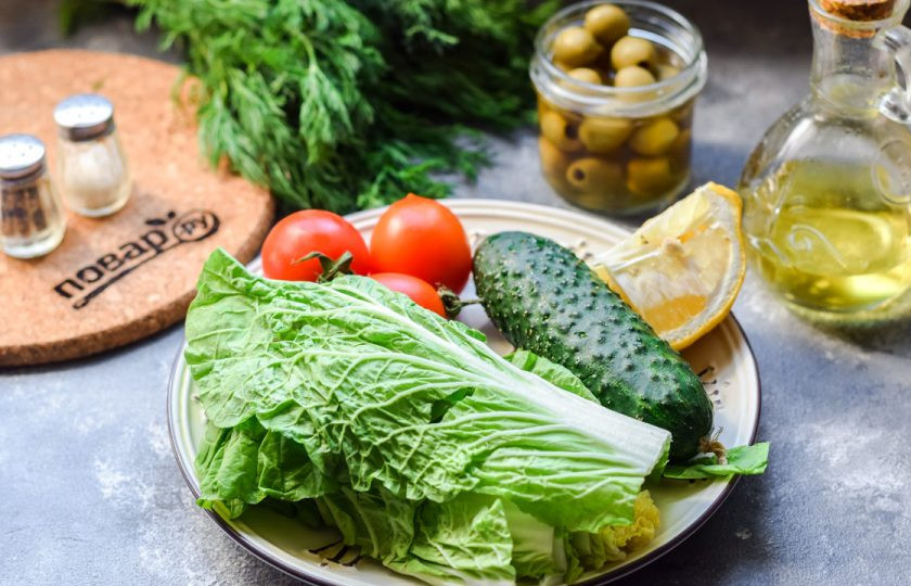 1. Этап. ПП салат из пекинской капусты: Подготовьте все ингредиенты.