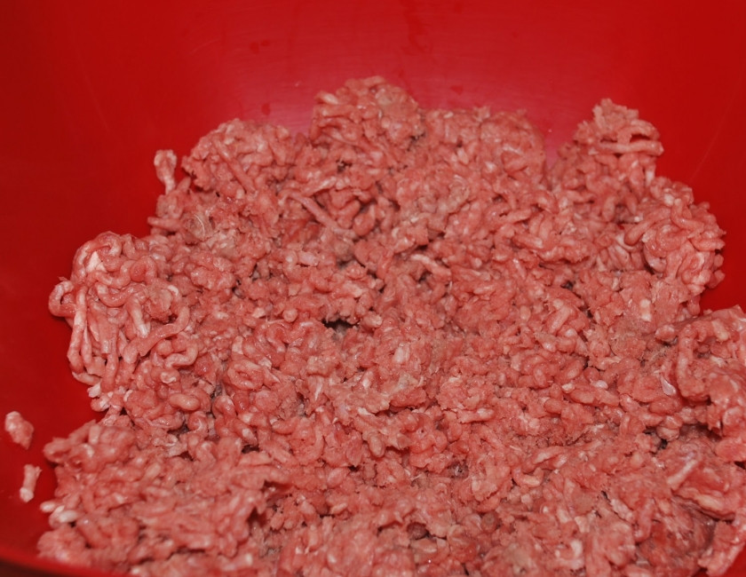 1. Этап. Люля-кебаб в аэрогриле: Фарш прокрутите пару раз на мясорубке (у меня был говяжий).