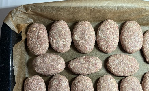 1. Этап. Котлеты из духовки диетические: У меня получилось 15 котлет. Запекать при температуре 200-220 градусов около 20-25 минут, ориентируясь на свою духовку.