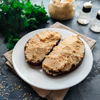 Куриный паштет с яйцом