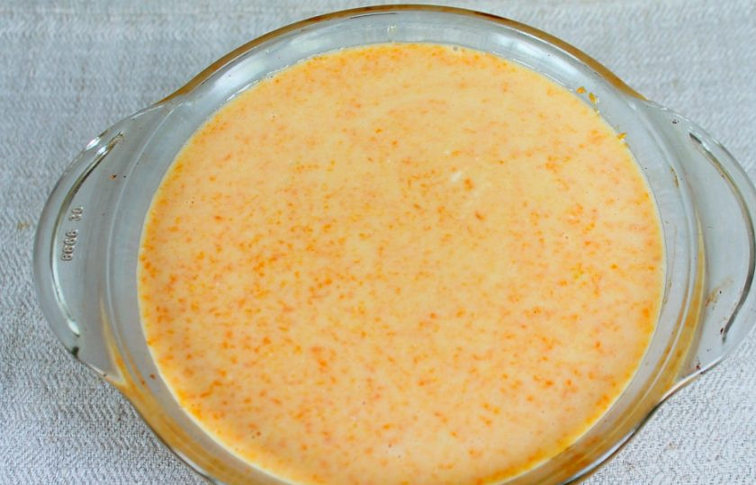 1. Этап. Тыквенная запеканка с блинами: Достаем запеканку из формы. Переворачиваем и накрываем последним блином. На блин выливаем заливку и возвращаем в духовку еще на 10 минут.