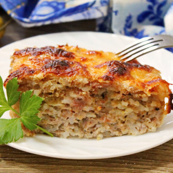 Запеканка из кабачков с фаршем и рисом