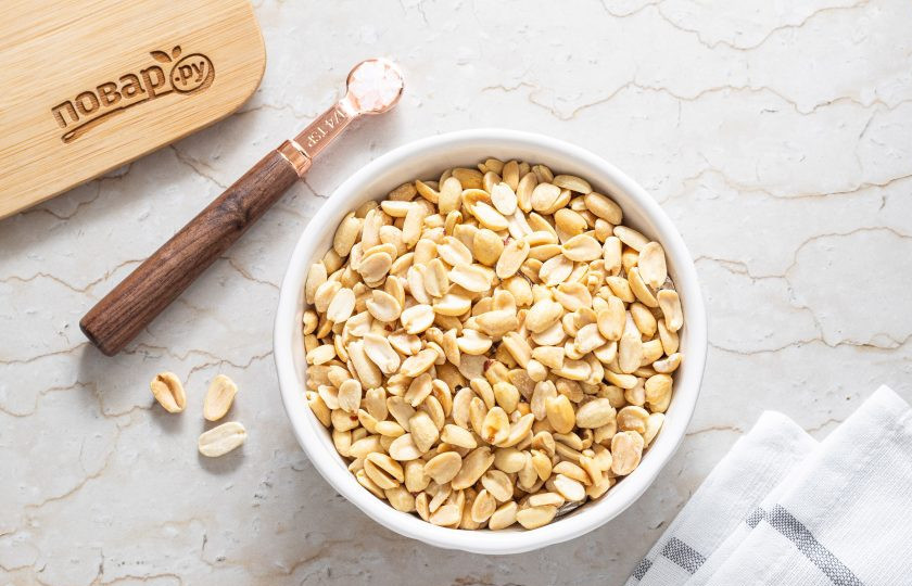 1. Этап. Кето-арахисовая паста: Подготовьте все ингредиенты.