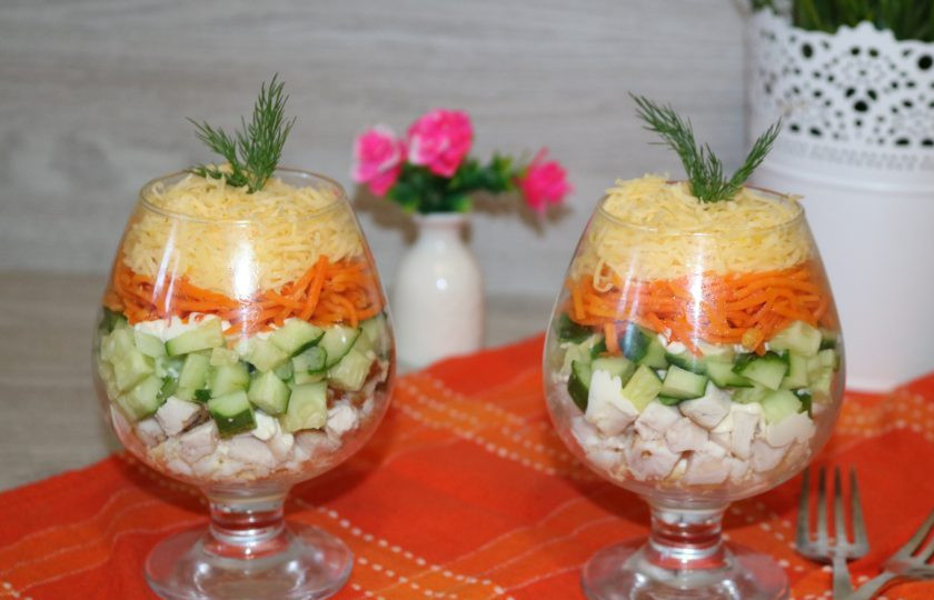 1. Этап. Салат с корейской морковкой, курицей и яйцом: Салат готов!