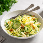 Салат с огурцом и капустой кольраби