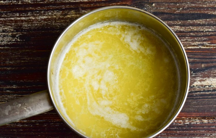 1. Этап. Профитроли с ванильным кремом: Все это растопите на умеренном огне.