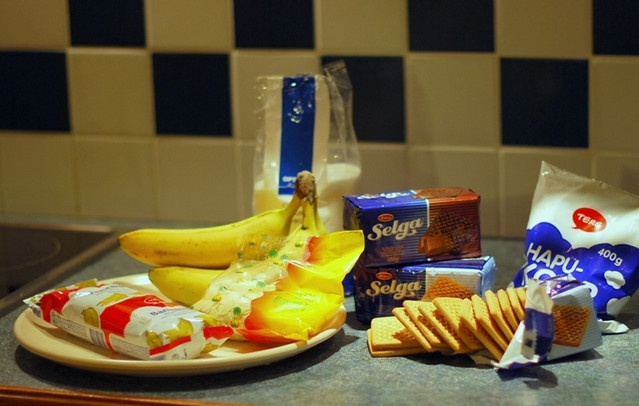 1. Этап. Творожный торт из печенья: Подготовьте ингредиенты.