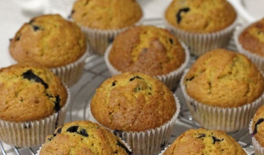 1. Этап. Тыквенные маффины с черникой: Готовые маффины остудить на решётке.