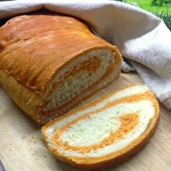 Patterned bread