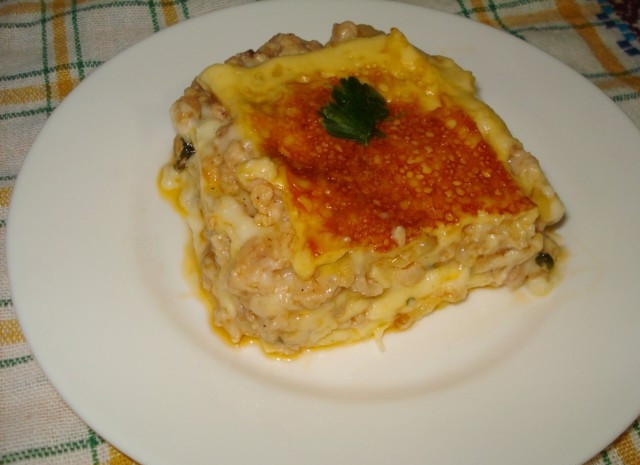 1. Этап. Лазанья сырная: Подождите, пока лазанья остынет и разрежьте на порционные кусочки. Приятного аппетита!