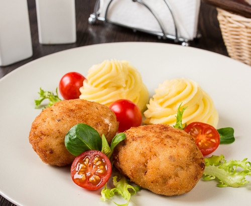 1. Этап. Котлеты из трески с сыром: 5. Котлеты жарьте на растительном масле, переворачивая каждые 5-7 минут. Готовые котлеты подавайте вместе с овощами и картофелем. Воспользовавшись советом, как приготовить котлеты из трески с сыром, вы сможете порадовать своих близких вкусным блюдом.