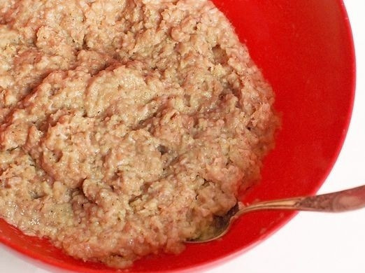 1. Этап. Котлеты из фарша в духовке: Теперь хорошенько перемешиваем все ингредиенты до образования однородной массы.