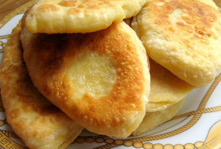 1. Этап. Паляница украинская: Обжариваем каждую паляницу на сковороде в растительном масле до золотистого цвета. Приятного аппетита!