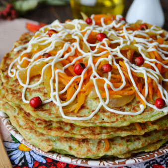 Торт из кабачков с морковью и луком