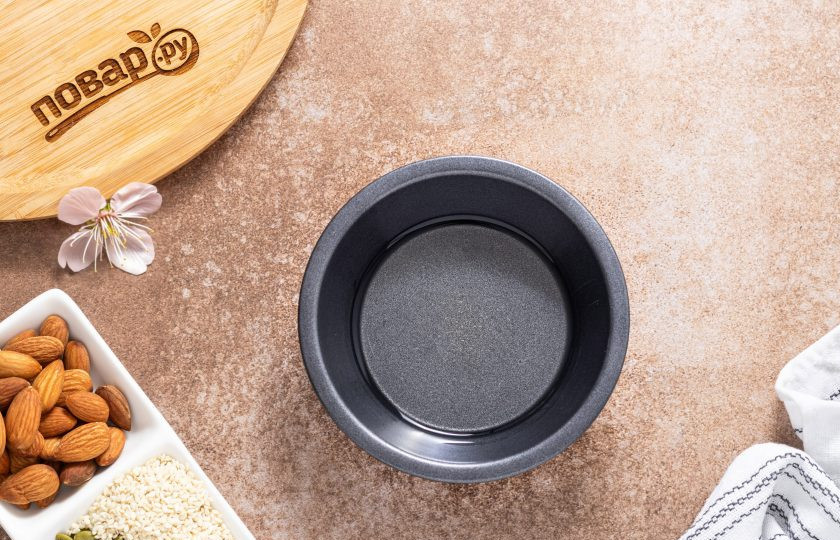 1. Этап. Гранола в аэрогриле: Кокосовое масло растопите до жидкого состояния.