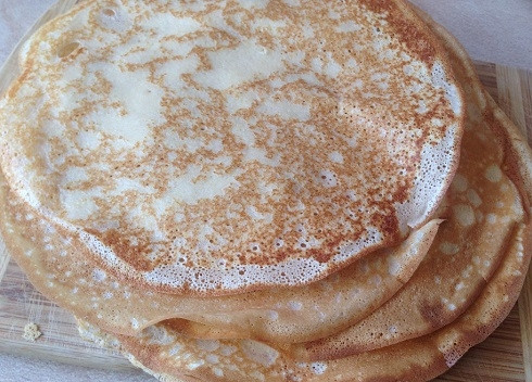 1. Этап. Блины классические на молоке: Получается около 16 красивых, тонких и вкусных блинов.