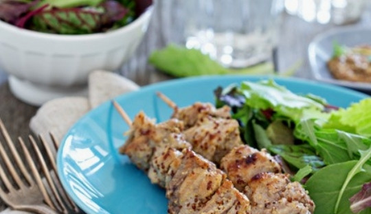 1. Этап. Шашлык из бедра индейки: Обжаривайте до готовности на огне или гриле. Приятного аппетита!