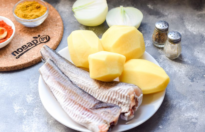 1. Этап. Хек с картошкой в мультиварке: Подготовьте все ингредиенты.