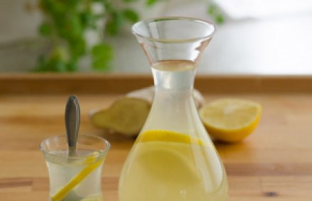 1. Этап. Жиросжигающий напиток из имбиря: Напиток можно пить как в горячем, так и охлажденном виде.