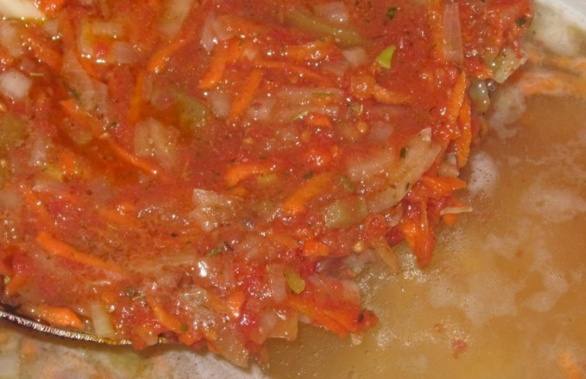 1. Этап. Суп Харчо постный: Зажарку переложите в кастрюлю.