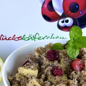 Яблочно-гречневая каша с клюквой