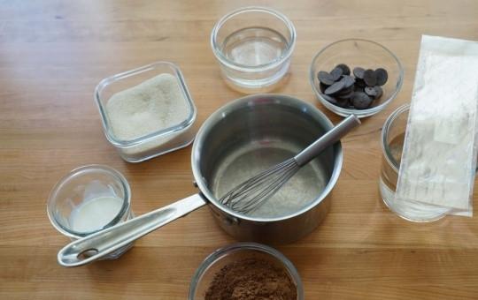 1. Этап. Зеркальная глазурь Гляссаж: 1. Перед вами все, что вам потребуется, чтобы воспроизвести этот рецепт на собственной кухне.