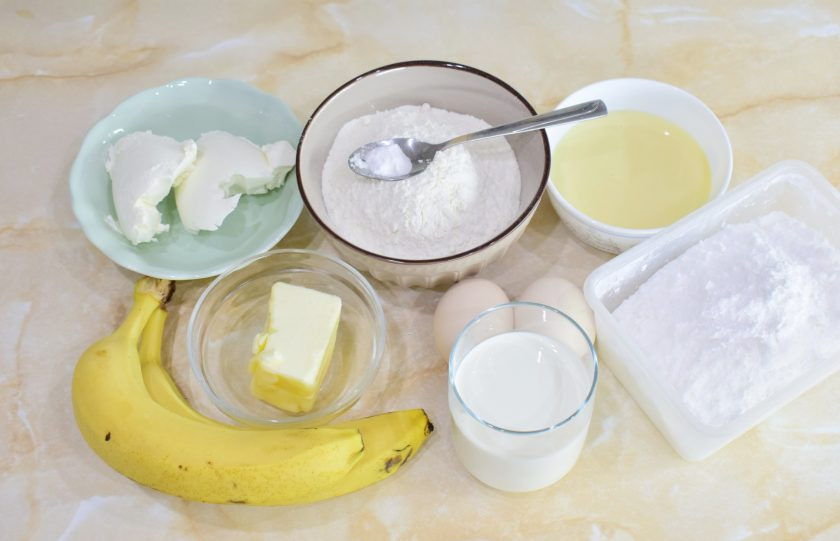 1. Этап. Торт «Молочная девочка» с бананами: Для приготовления торта подготовьте необходимые ингредиенты. Сгущенку выбирайте проверенного производителя.