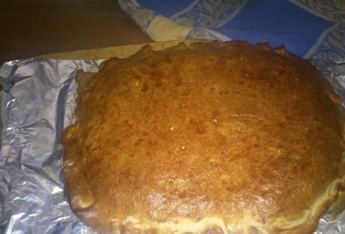 1. Этап. Закрытая пицца с брокколи: Смажьте верхушку яйцом или маслом. Выпекайте в духовке 30 минут, температура — 200 градусов.