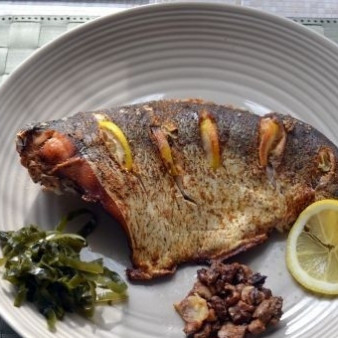 Белая рыба, запеченная в духовке