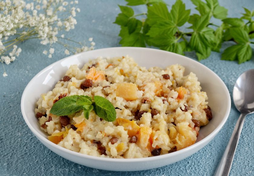 1. Этап. Рисовая каша с тыквой и изюмом: Рисовая каша с тыквой и изюмом готова, приятного аппетита!