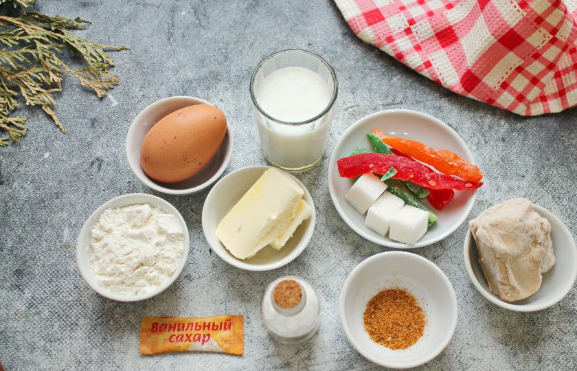 1. Этап. Очень мягкий пасхальный кулич: Подготовьте все необходимые ингредиенты для приготовления влажного и очень мягкого пасхального кулича.