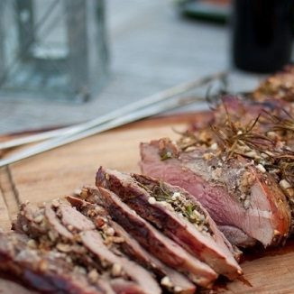 Баранья нога на гриле