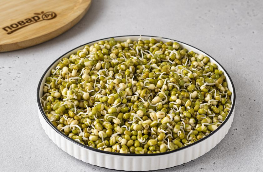 1. Этап. Пророщенный маш: Максимальный срок проращивания маша 3 дня. Уже на 2 день ростки будут достаточно длинными.