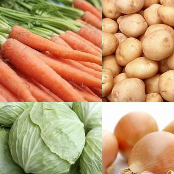 1. Этап. Классический овощной бульон: 1. Все овощи, предназначенные для бульона, тщательно помойте и почистите.