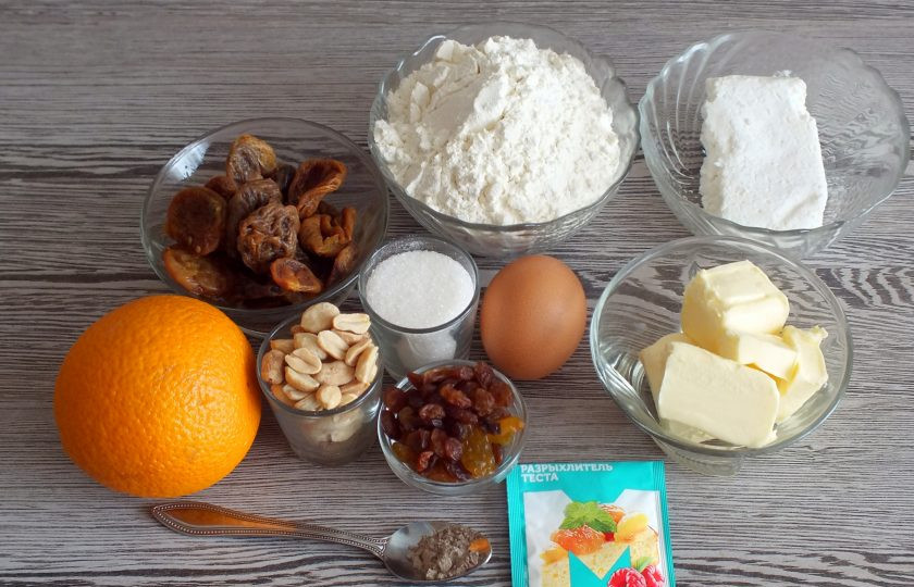 1. Этап. Мини-штоллены: Подготовьте необходимые ингредиенты.