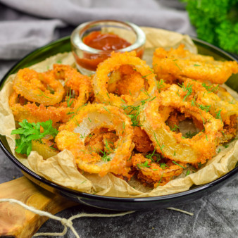 Обжаренные луковые кольца