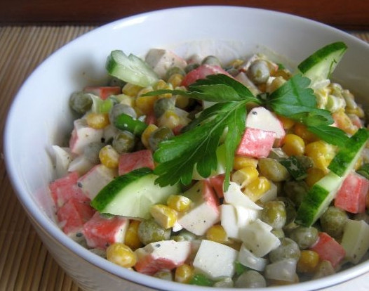 1. Этап. Салат из крабовых палочек классический: 5. Вот такая получится красота. Приятного аппетита!