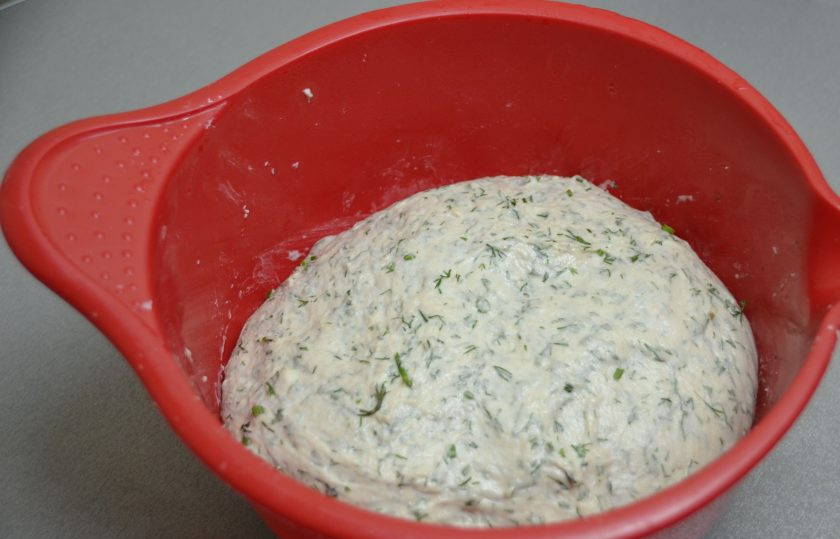 1. Этап. Хлеб с укропом: В процессе брожения тесто увеличивается в размере не менее, чем в 2 раза.