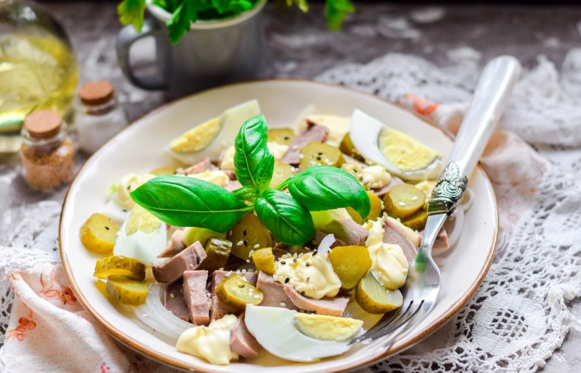 1. Этап. Салат с языком и маринованным луком: Приятного аппетита!