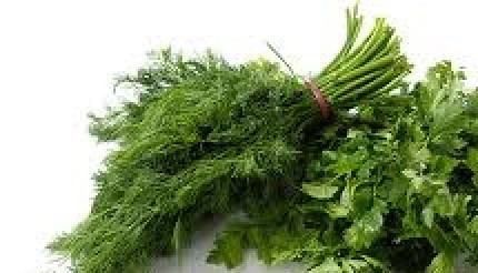 1. Этап. Шампиньоны жареные: Зелень моем и укладываем на тарелку перед подачей. По желанию, можно порезать и посыпать блюдо.